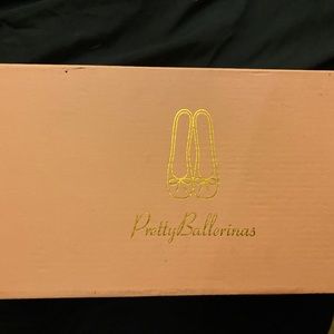 Gently used size 11 women’s flat ballerina shoes